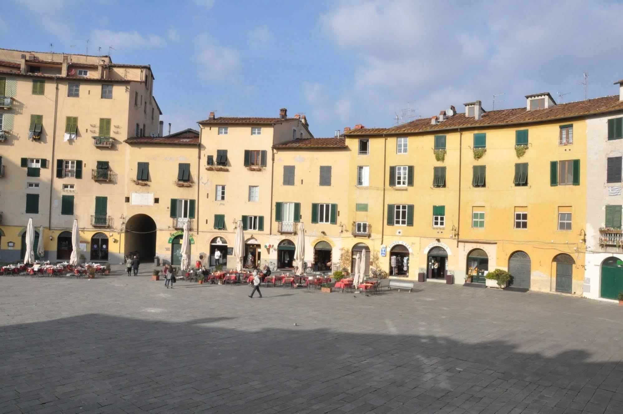 At Home Bed And Breakfast Lucca Buitenkant foto